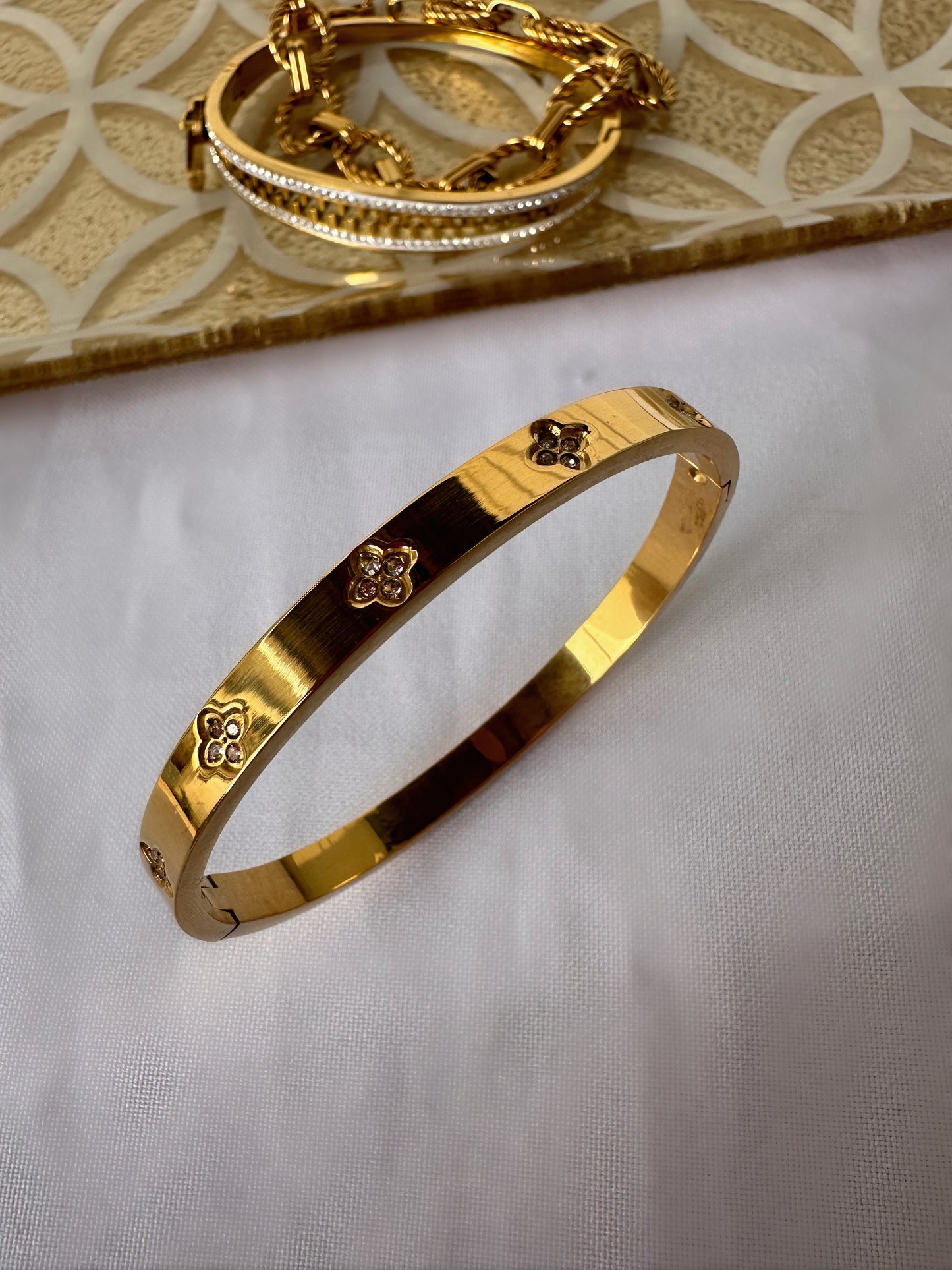 Star Bangle