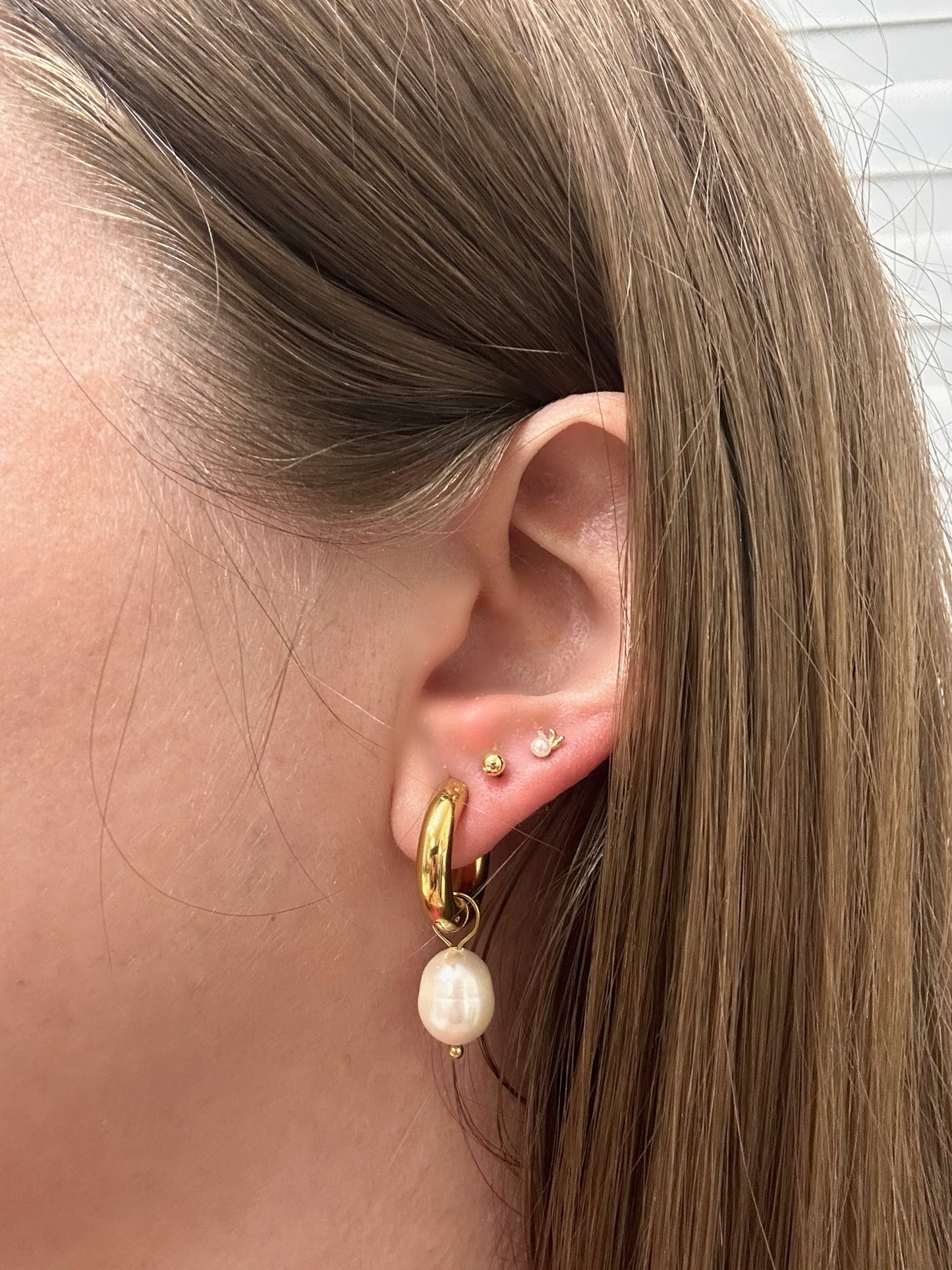Chic Pearl Hoops