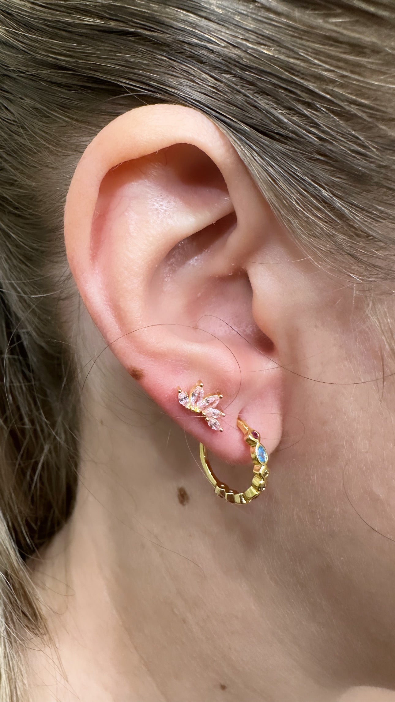 Ariel Hoops