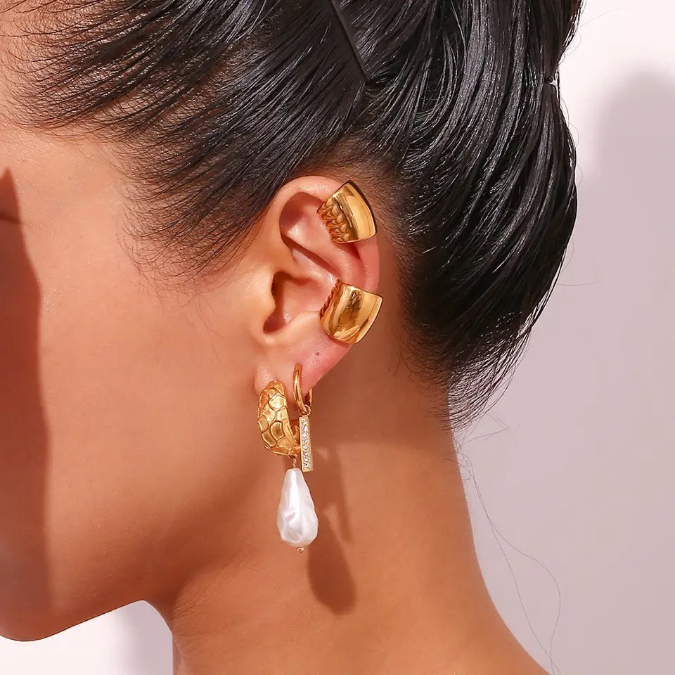 Coquette Pearl Earing