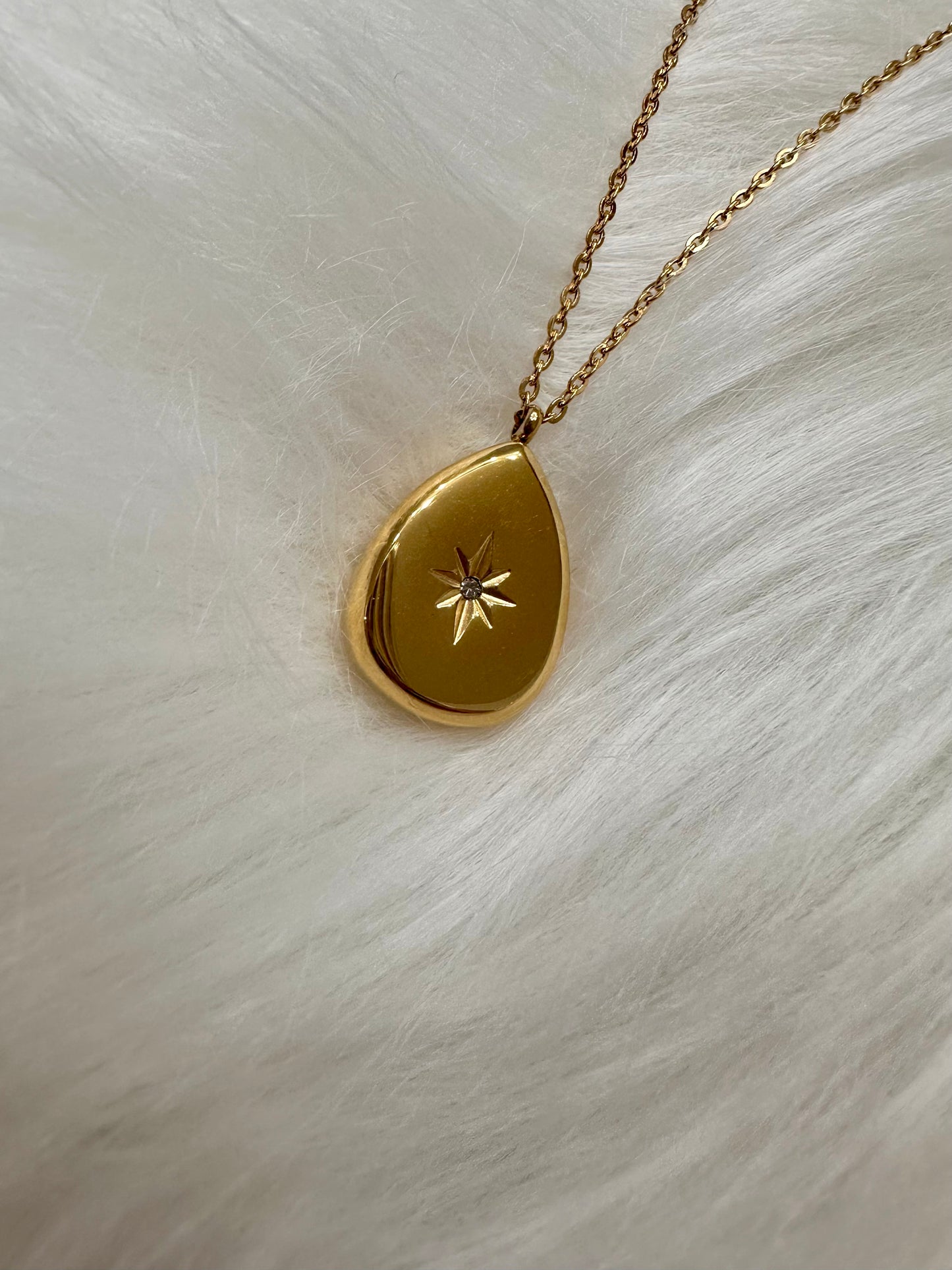 Belen Star Necklace
