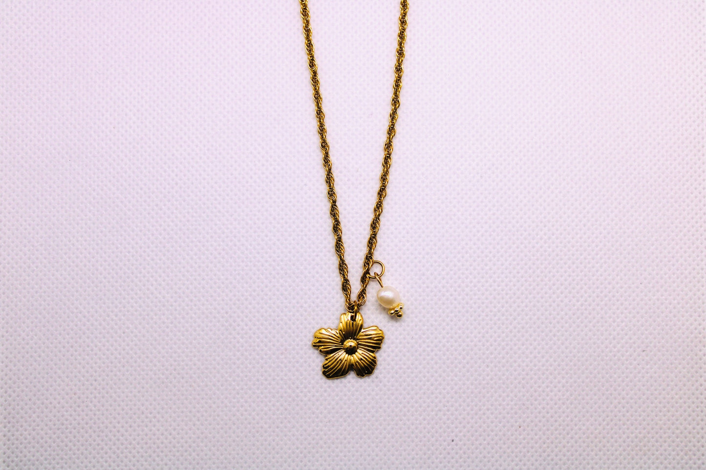 Flower Pearl Necklace