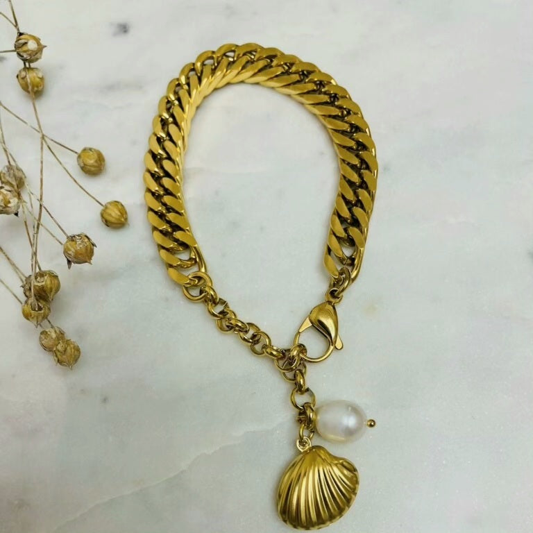 Clam Gold Bracelet