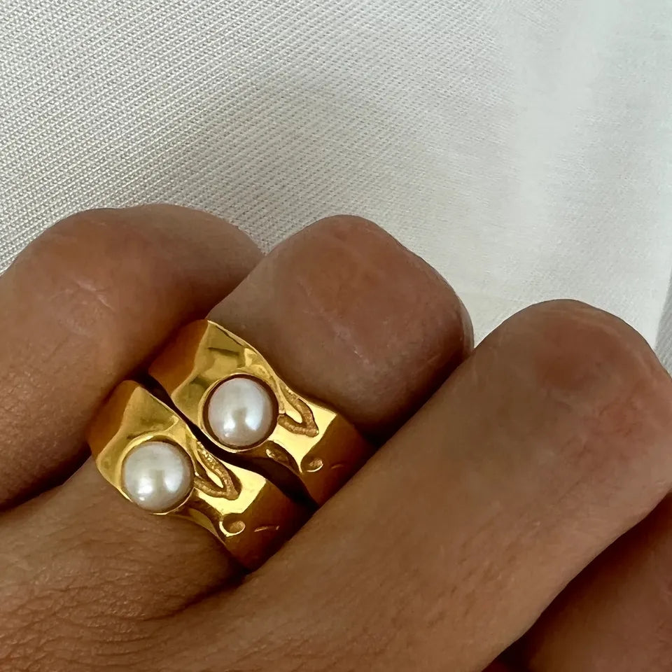 Aura Pearl Ring