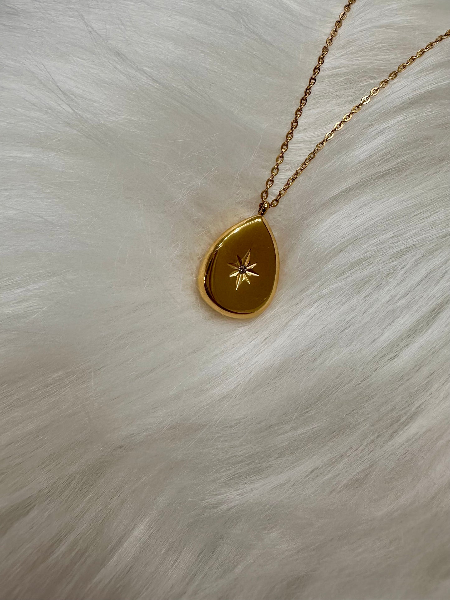 Belen Star Necklace