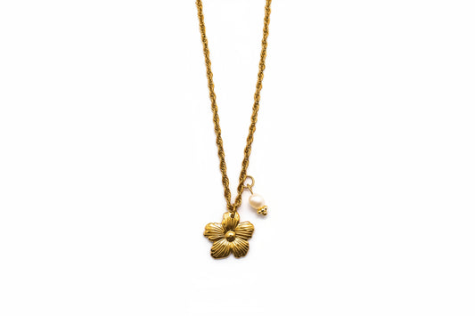 Flower Pearl Necklace